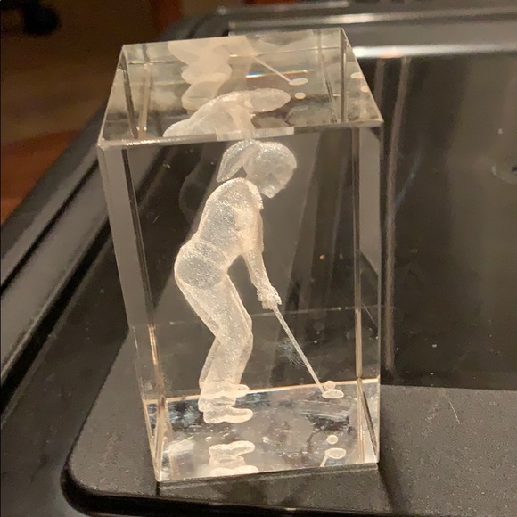 Woman Golpher Paperweight NWOT - Picture 4 of 4